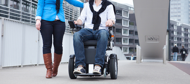 Invalidski vozički na elektromotorni pogon
